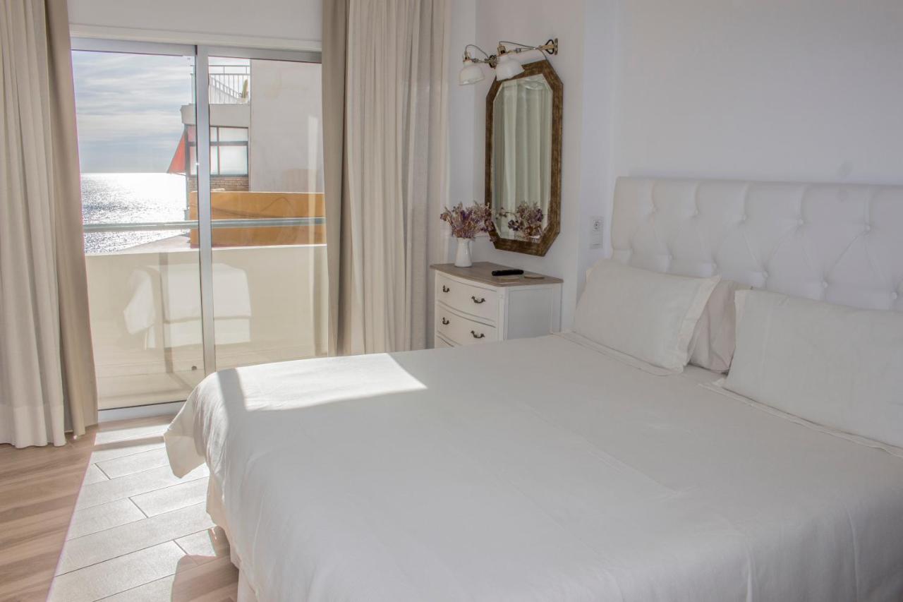 Beachfront Apartment In Fuengirola With Sea Views Esterno foto