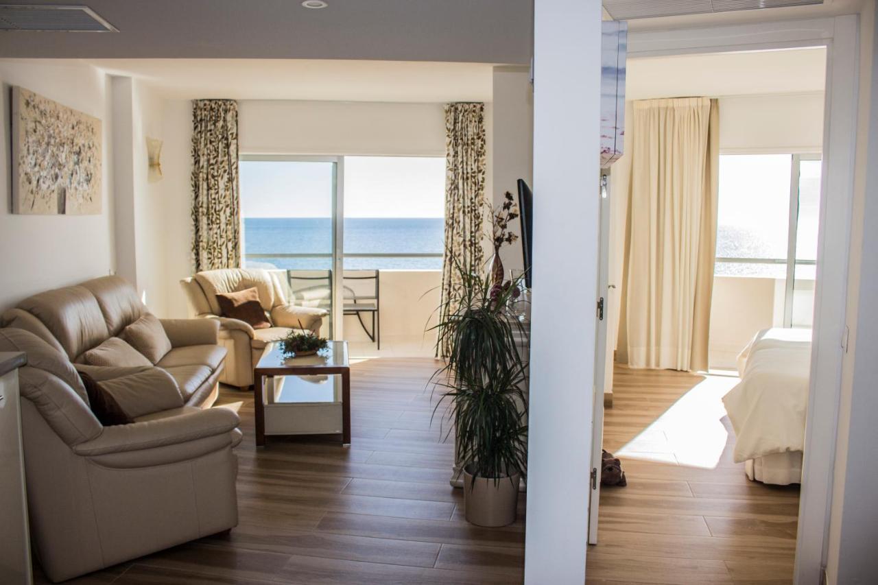 Beachfront Apartment In Fuengirola With Sea Views Esterno foto