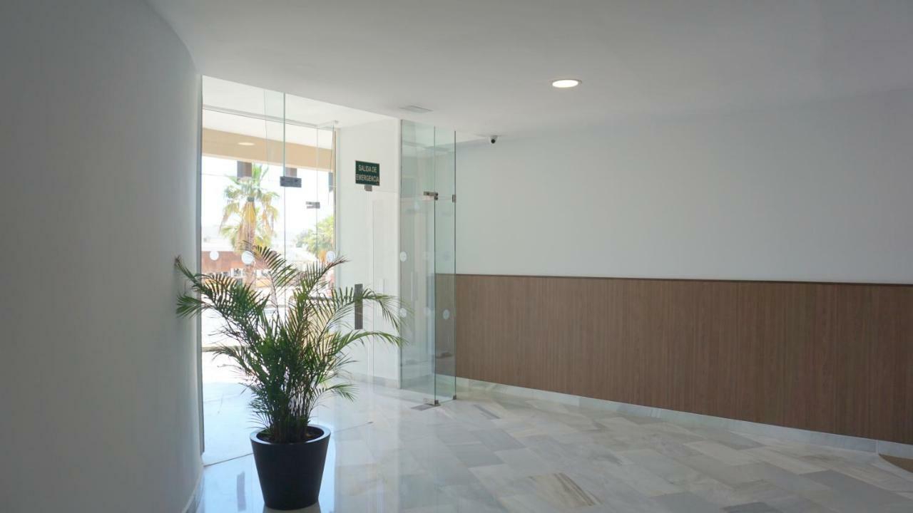 Beachfront Apartment In Fuengirola With Sea Views Esterno foto