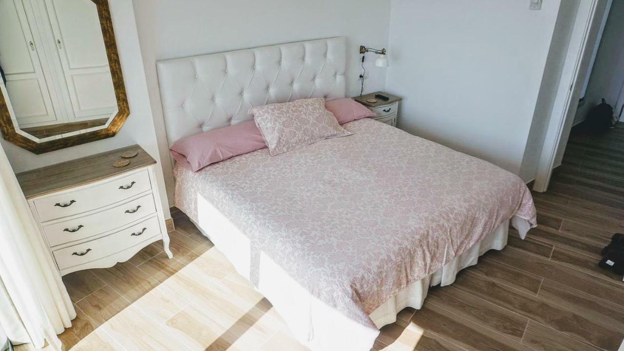 Beachfront Apartment In Fuengirola With Sea Views Esterno foto